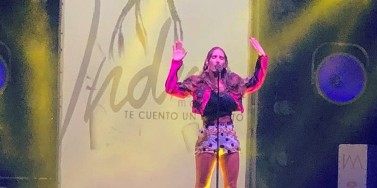 India Martínez y su privilegiada voz ponen el broche de oro a un gran sábado de Feria y Fiestas