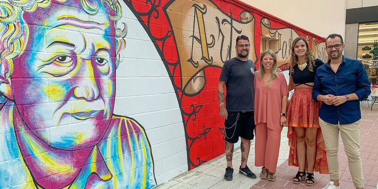 Un mural dedicado a Félix Grande y su familia pone la guinda a la programación especial de la LXXI Fiesta de las Letras