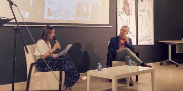 Tomelloso rinde homenaje a García Pavón por su 103 cumpleaños en un encuentro con Lorenzo Silva 