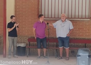 Se jubila Jesús Martínez, el mítico conserje del Eladio Cabañero de Tomelloso, después de 44 años de trabajo
