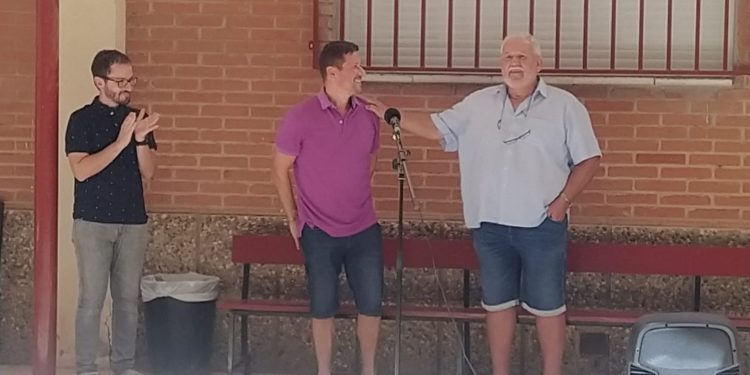 Se jubila Jesús Martínez, el mítico conserje del Eladio Cabañero de Tomelloso, después de 44 años de trabajo