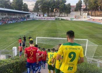 El Atlético Tomelloso pierde ante el Villarrobledo en su primera salida de la temporada en tercera división