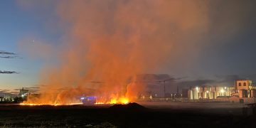 Extinguido un incendio que ha vuelto a afectar a la zona de acceso a Tomelloso por la carretera de La Alavesa