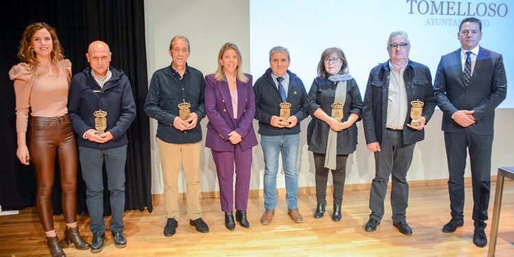 Tomelloso homenajea a los trabajadores jubilados del Ayuntamiento por toda una vida de servicio público