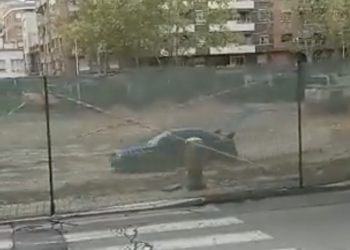 VÍDEO: Pillan a un trabajador haciendo trompos en una obra municipal de Puertollano y se hace viral