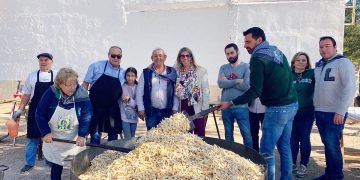 Tomelloso celebra el Día de Acción de Gracias a la Virgen de la Viñas con unas deliciosas migas populares