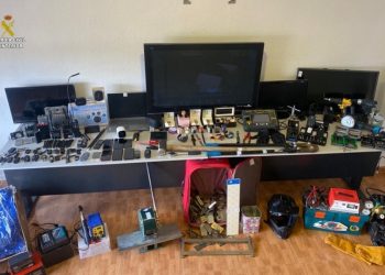 Un vehículo se da a la fuga en Valdepeñas, haciendo caer una banda que robaba en viviendas y coches de alta gama