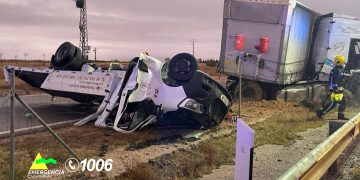 Tres heridos en el choque entre un camión y una furgoneta en la autovía A-4 a la altura de Manzanares