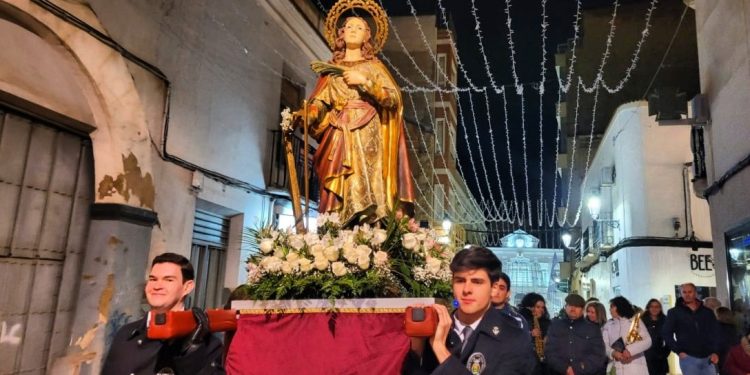 Santa Cecilia vuelve a recorrer las calles de Tomelloso tras la misa celebrada en su honor