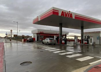 Un vehículo atropella a dos viandantes en la Avenida Juan Carlos I de Tomelloso