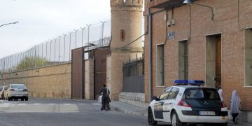 Un preso armado con una barra obliga a refugiarse a los funcionarios de la cárcel toledana de Ocaña