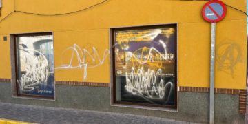 Vandalizan con pintadas la sede del Partido Popular de La Solana antes de ser inaugurada