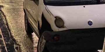 Un coche sin carnet se salta un ceda el paso y choca contra otro vehículo en la calle Estación de Tomelloso