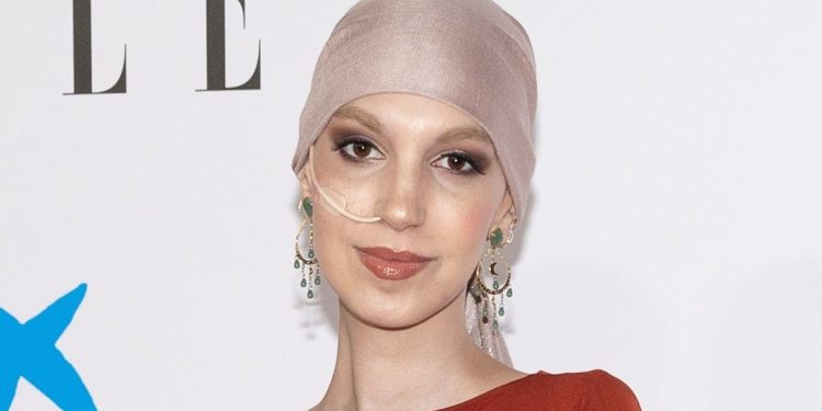 Muere a los 20 años Elena Huelva, la «influencer» que visibilizó la lucha contra el cáncer