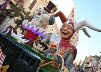 Continúa grave tras ser operado el participante que sufrió un infarto en el desfile de carnaval de Valdepeñas