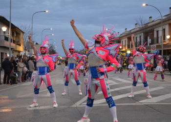 El carnaval de Tomelloso deslumbra con un espectacular Desfile Nacional de Carrozas y Comparsas