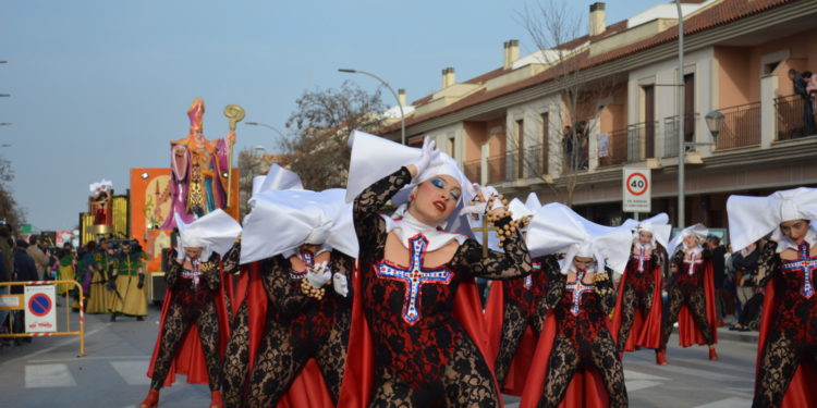 Tomelloso vibra con el Gran Desfile de Peñas Locales del Carnaval