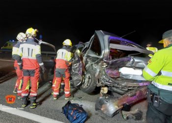 Dos hombres de 34 y 70 años resultan heridos tras chocar con sus vehículos en la Autovía de los Viñedos