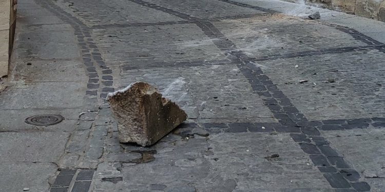 Cae un gran trozo de cornisa de la Catedral Primada de Toledo
