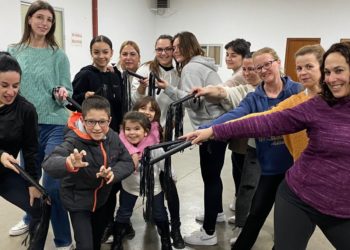 La Peña Los Amigos calienta motores para el gran Desfile de Peñas Locales del carnaval de Tomelloso