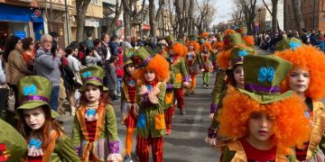 Peter Pan, Scooby Doo, indios, animadores o egipcios: multitudinario Desfile Escolar de carnaval en Tomelloso