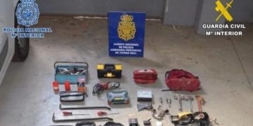 Detienen a dos personas que robaban en tiendas de Castilla-La Mancha por alunizajes y que sumaban 190 detenciones