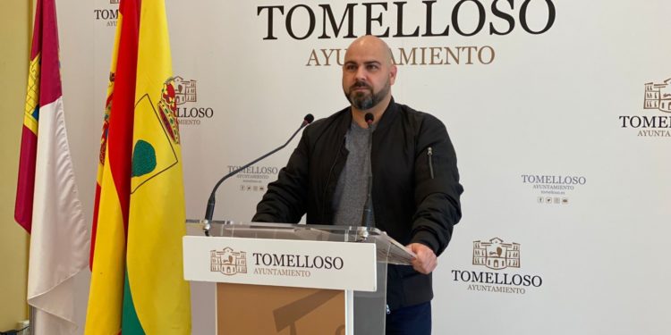 Fran Barato responde a Javier Navarro asegurando que «si no se ha presentado nuevo presupuesto, no es por falta de trabajo»