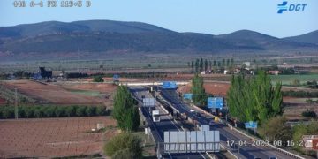 Dos muertos y cinco heridos tras el choque de un camión y dos coches en la autovía A-4 a la altura de Camuñas