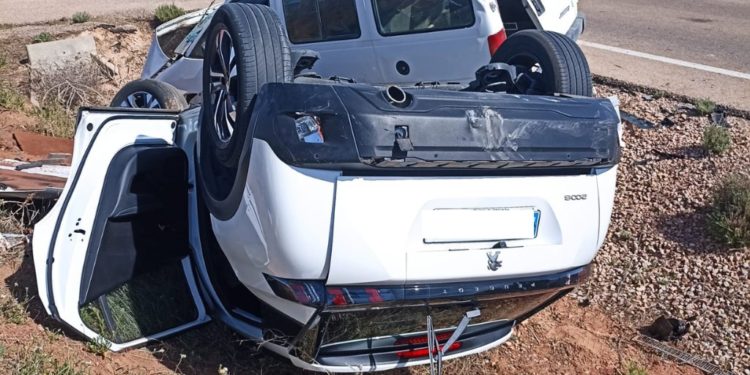 Dos heridos en una colisión entre una furgoneta y un turismo en la carretera CM-420 de Campo de Criptana