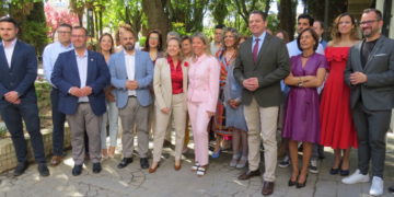 Nadia Calviño acompaña a Inmaculada Jiménez en la presentación de su candidatura para revalidar la alcaldía