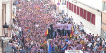 La Virgen de las Viñas regresa a Tomelloso acompañada por cientos de devotos después de una multitudinaria Romería.