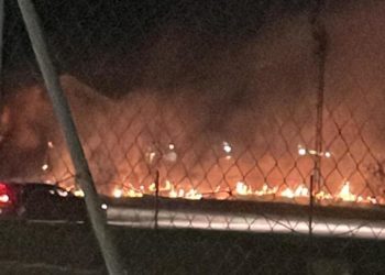 Un incendio se vuelve a cebar con la antigua discoteca «La Caraba» de Tomelloso