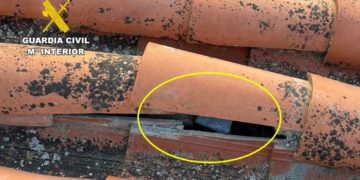 Escondían la cocaína en el tejado de una vivienda que habían convertido en punto de venta de drogas en Albacete