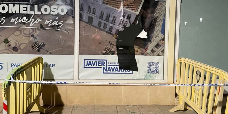 Denuncian un acto vandálico en la sede del Partido Popular de Tomelloso de la Avenida Virgen de las Viñas