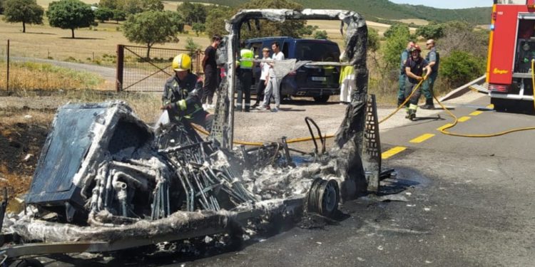 Apagan el incendio de un remolque en la carretera N-430, una de las de mayor siniestralidad de Ciudad Real