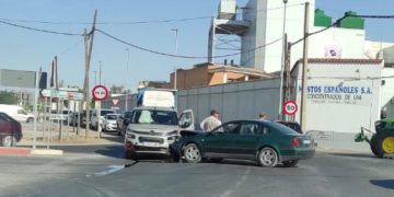 Se salta un stop y choca contra otro coche en el cruce de la Avenida Virgen de las Viñas con la carretera N-310