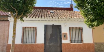 Vecinos y Guardia Civil impiden un intento de okupación ilegal en una vivienda del Barrio del Carmen de Tomelloso