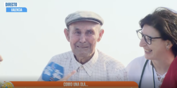 El emotivo momento de los manchegos Juan y Tomás, de 74 y 85 años, al ver el mar por primera vez gracias a Telecinco