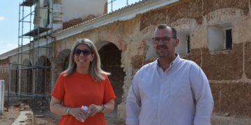 Inmaculada Jiménez anuncia la remodelación de la torreta del marcador del Estadio Municipal Paco Gálvez
