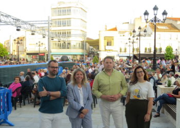 Más de mil personas disfrutan de la «Pasarela de la Moda» y de los descuentos de la «Gala del Comercio» de Tomelloso