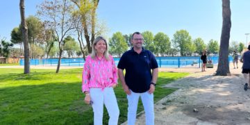 La piscina de verano de Tomelloso abrirá sus puertas la próxima semana con nuevo césped y una pequeña zona infantil