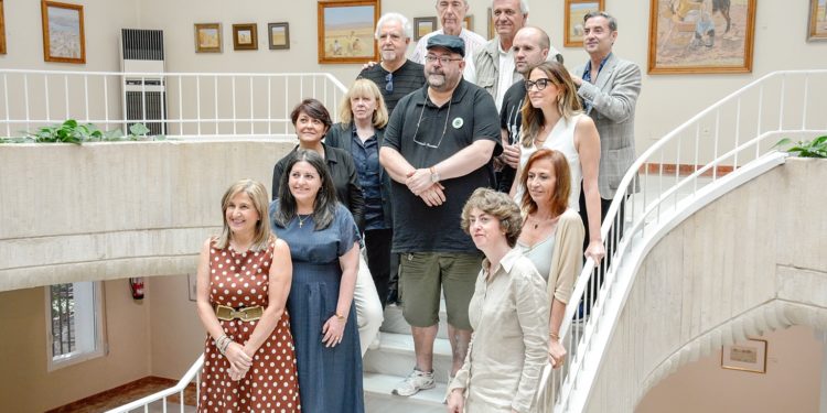Fallados los premios de la Fiesta de las Letras que, por primera vez, gana una mujer en el de novela Francisco García Pavón