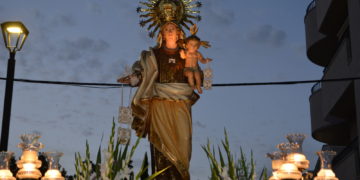 La devoción se desborda en Tomelloso con la procesión de la Virgen del Carmen por las calles de su barrio 2023