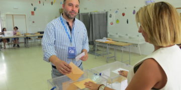 Javier Navarro: «Animo a los vecinos de Tomelloso a votar para decidir entre todos quién toma las decisiones del país»