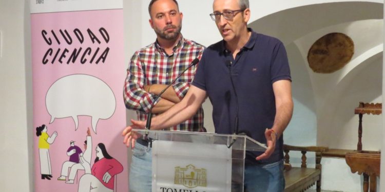 Inaugurada en la Posada de los Portales de Tomelloso la exposición «Las moléculas que comemos» del CSIC