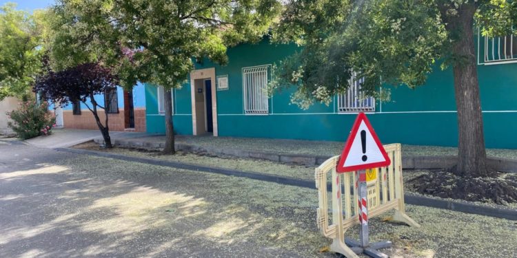 Regresan a sus domicilios en la Avenida Príncipe Alfonso de Tomelloso tras una fuga de gas al perforarse una tubería