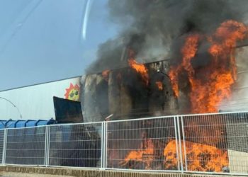 Se investiga si las altas temperaturas podrían estar detrás del incendio en la fábrica de Tosfrit en Manzanares