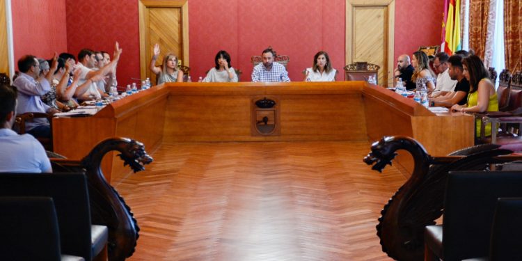 Aprobados los sueldos y las liberaciones del alcalde y de los concejales del Ayuntamiento de Tomelloso
