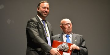 Entregados los Viñadores 2023 al Bar Avenida, Miel Ferrandis, Asociación Española Contra el Cáncer, Unión Musical y José Luis Albiñana