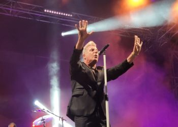 Loquillo brinda una noche de auténtico rock a los más de 2.500 asistentes de su concierto de la Feria y Fiestas de Tomelloso